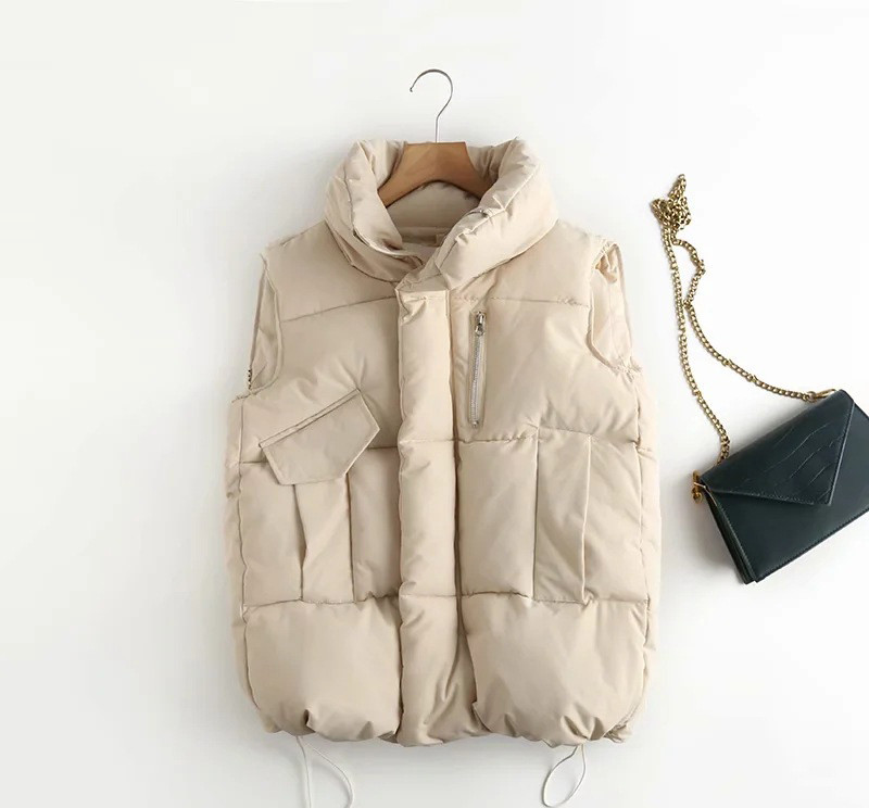 Lühike kõrge kraega talvevest naistele