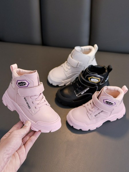 Talvised lastesaapad takjapaela ja kareda tallaga