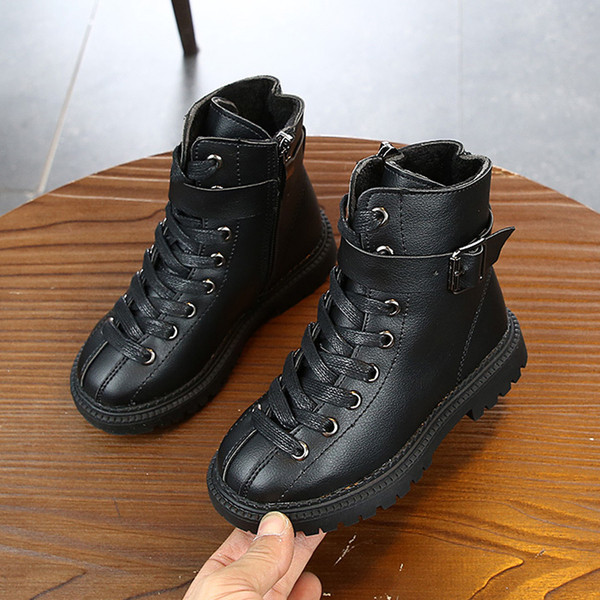 Aga lipsudega tüdrukutele ökonahast lastesaabaste mudel