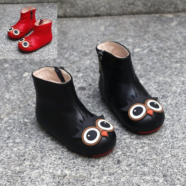 Naujas vaikiškų odinių batų modelis su 3D elementu