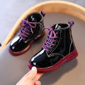 Lakuoti vaikiški batai mergaitėms lygiais padais ir raišteliais