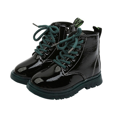 Lakuoti vaikiški batai mergaitėms lygiais padais ir raišteliais