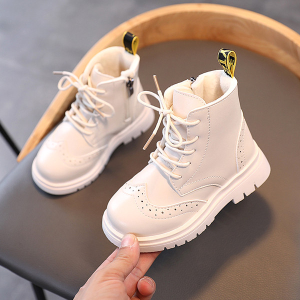 Modernūs vaikiški batai iš eko odos plokščiu padu ir raišteliais