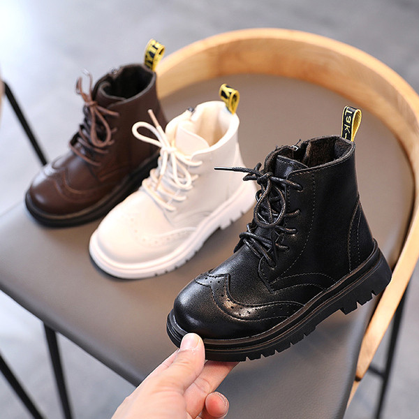 Modernūs vaikiški batai iš eko odos plokščiu padu ir raišteliais