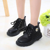 Öko-nahast moodsad värvilise tikandiga lastesaapad pehme voodriga ja ilma