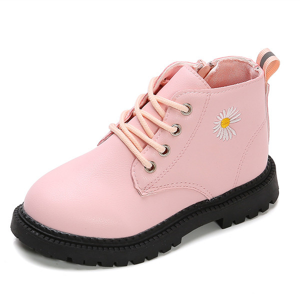 Öko-nahast moodsad värvilise tikandiga lastesaapad pehme voodriga ja ilma