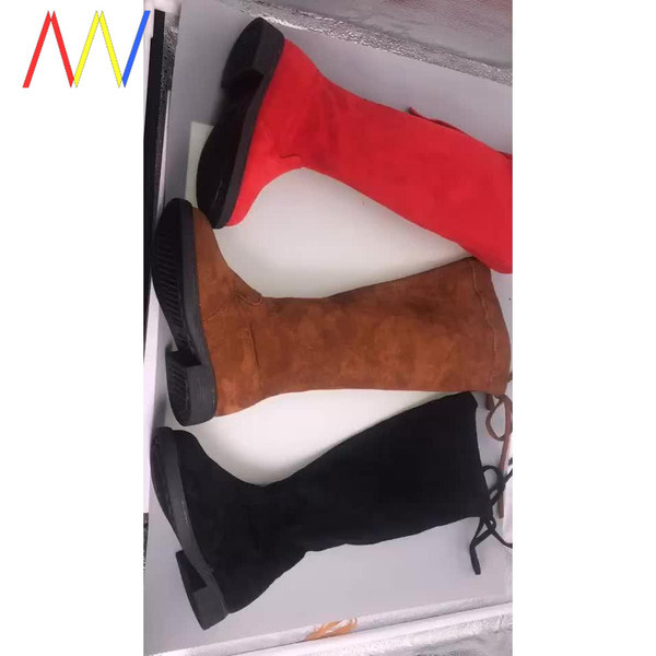 Moodsad seemisnahast põlvikud tüdrukutele