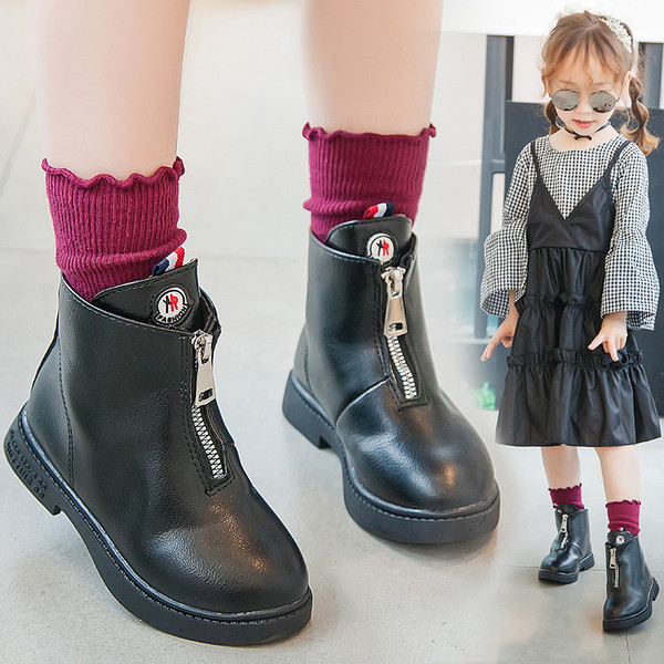 Moderne dječje kožne čizme s ravnim potplatom