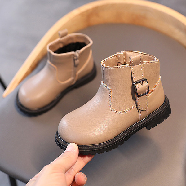 Nahast pandlaga lastesaapad tüdrukutele