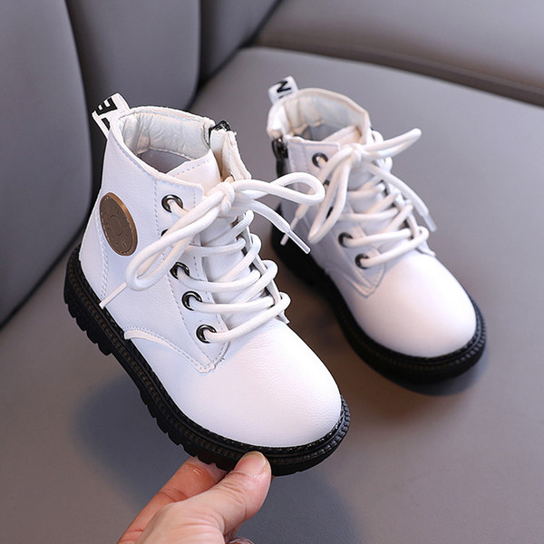 Modernūs vaikiški batai iš eko odos mergaitėms lygiu padu