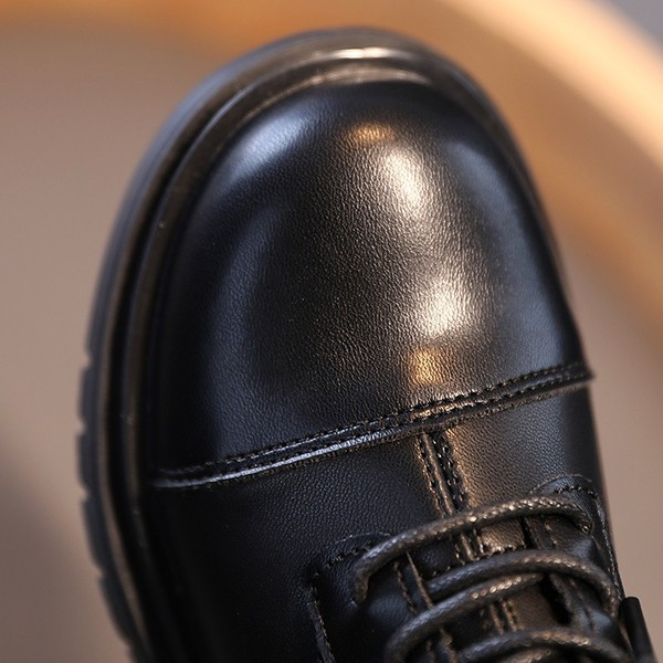 Kožne dječje čizme za djevojčice s ravnim potplatom i vezicama