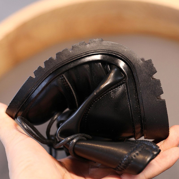 Kožne dječje čizme za djevojčice s ravnim potplatom i vezicama