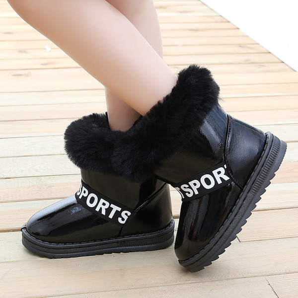 Moodsad laste nahksaapad udusulgedega tüdrukutele