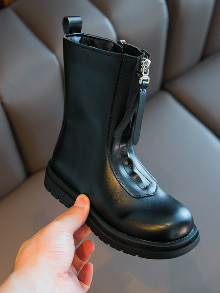 Lihtne tõmblukuga musta värvi lastesaabaste mudel