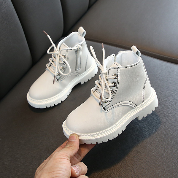 Nahast paeltega lastesaapad - tüdrukutele ja poistele