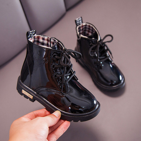 Moodsad paeltega laste lakknahast saapad tüdrukutele