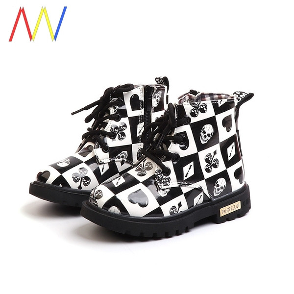 Šiuolaikiniai vaikiški batai su gėlių raštu