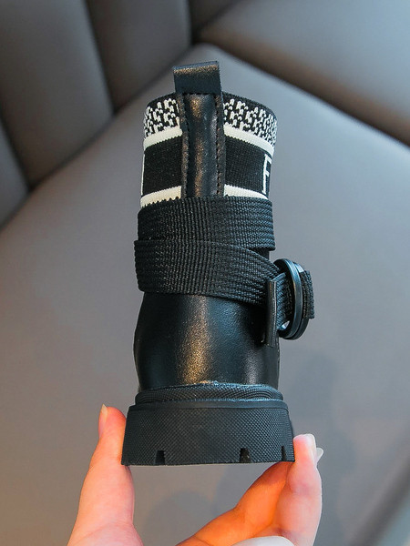 Laste saapa tüüpi sokk lukuga