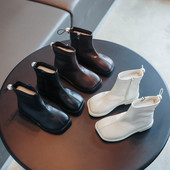 Paprastas vaikiškų batų modelis iš eko odos plokščiu padu