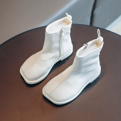 Paprastas vaikiškų batų modelis iš eko odos plokščiu padu