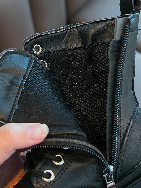 Öko-nahast pandla ja paeltega lastesaapad