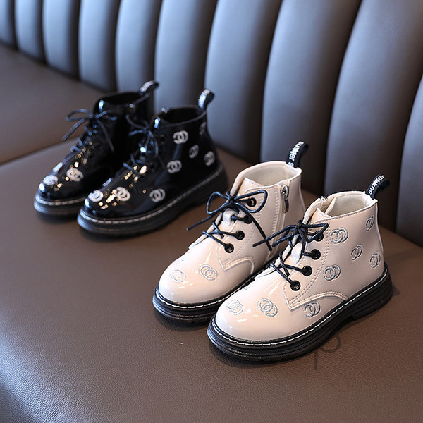 Odiniai vaikiški žieminiai batai su aplikacijomis