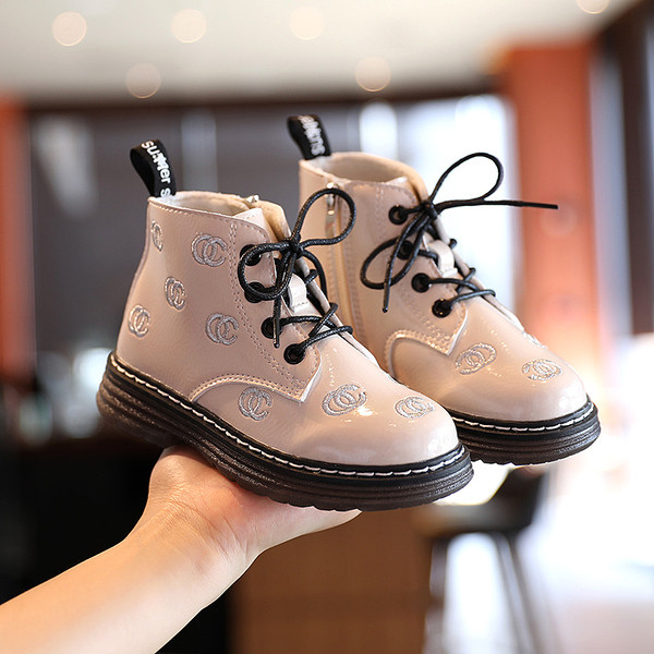 Odiniai vaikiški žieminiai batai su aplikacijomis