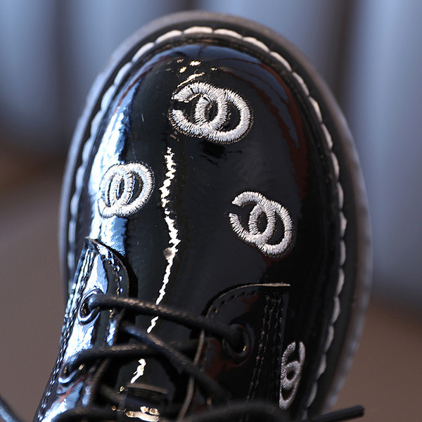 Odiniai vaikiški žieminiai batai su aplikacijomis