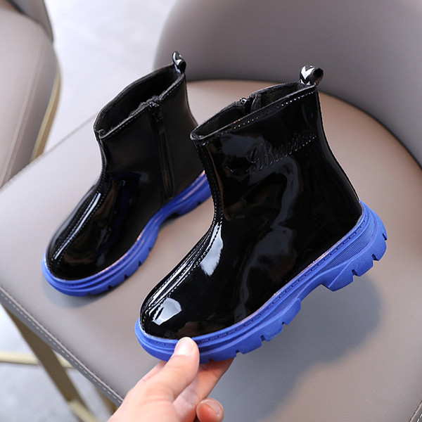 Uus mudel värvilise tallaga laste lakknahast saapad