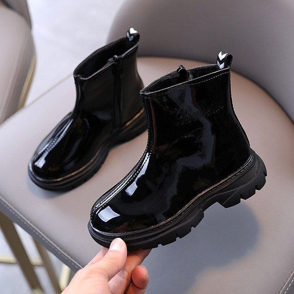 Uus mudel värvilise tallaga laste lakknahast saapad