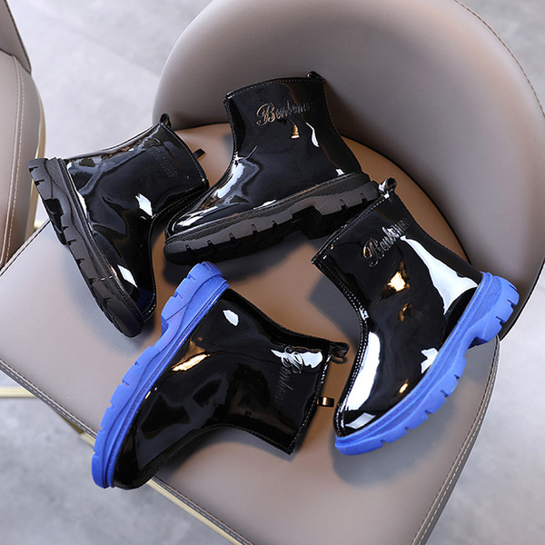 Uus mudel värvilise tallaga laste lakknahast saapad