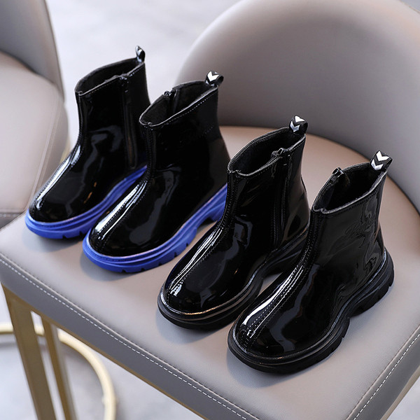 Uus mudel värvilise tallaga laste lakknahast saapad