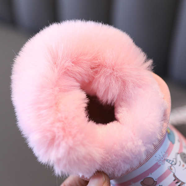 Šiuolaikiški vaikiški batai mergaitėms su pūkais ir vienaragio aplikacijomis