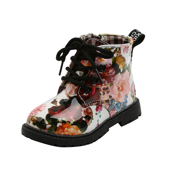 Moderne dječje čizme sa cvjetnim motivima i vezicama