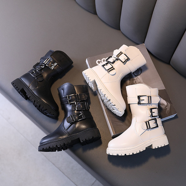 Naujas vaikiškų batų modelis iš eko odos su grubiu padu ir metaline sagtimi