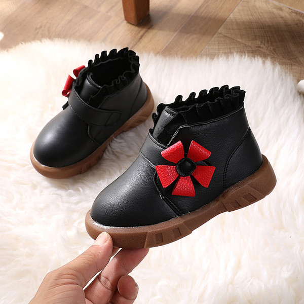 Uus mudel 3D elemendiga nahast lastesaapad tüdrukutele