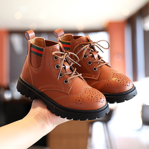 Nahast sügis-talvised lastesaapad