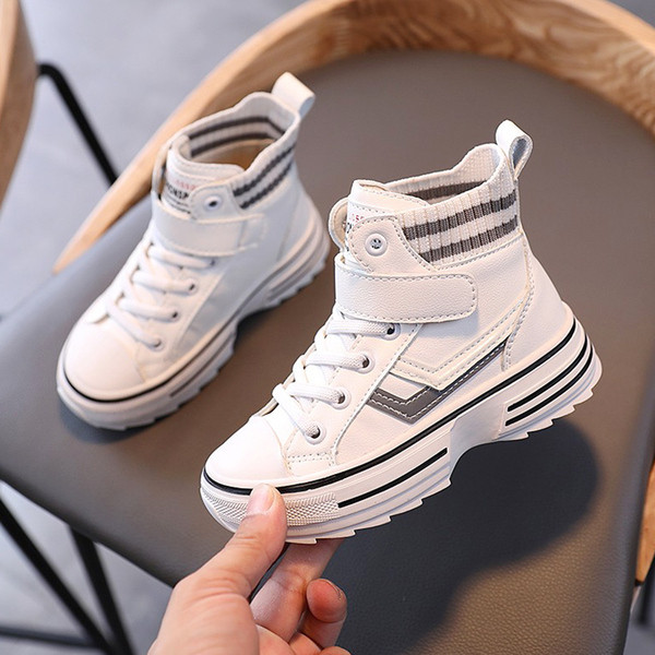 Kunstnahast spordi- ja igapäevased lastesaapad