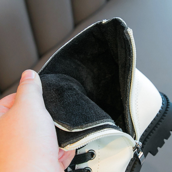 Pandlaga nahast lastesaapad - tüdrukutele