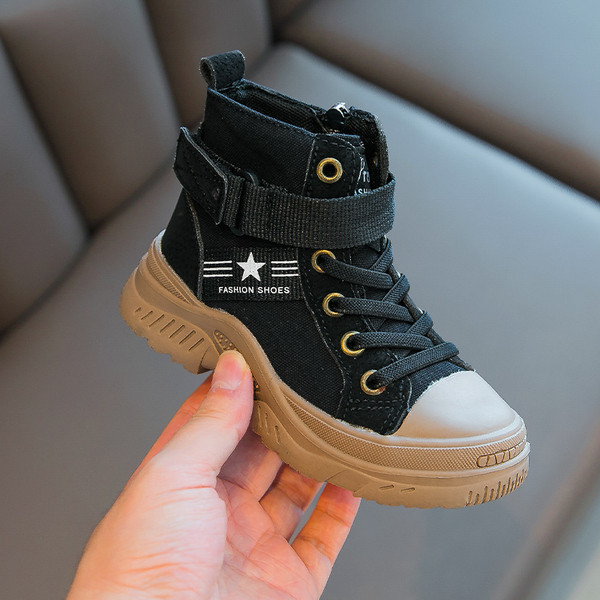 Žieminiai vaikiški batai iš tekstilės su raišteliais