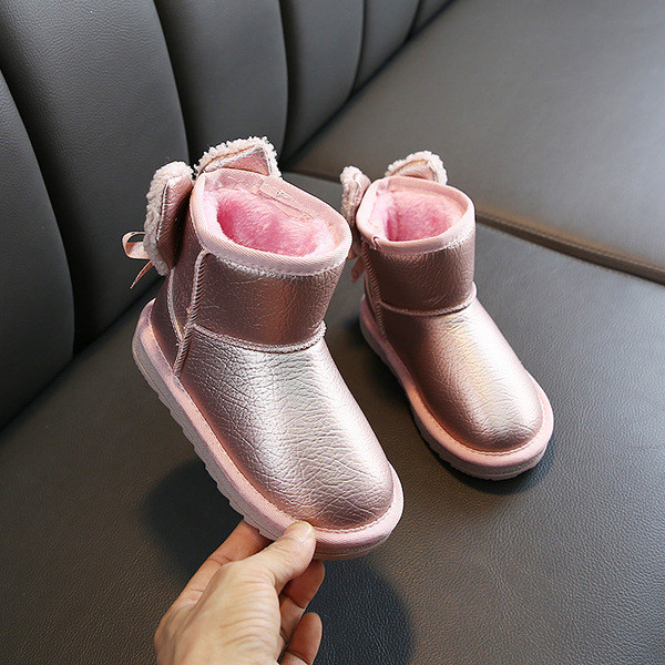 3D elemendiga nahast lastesaapad