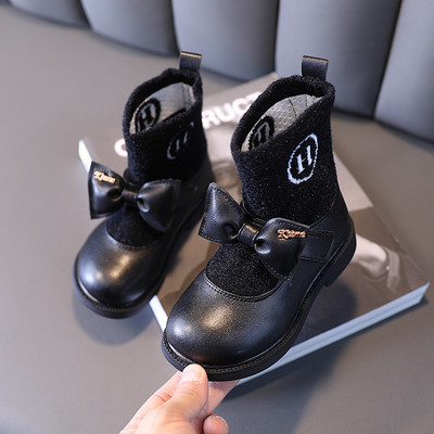 Laisvalaikiai vaikiški batai mergaitėms plokščiu padu ir kaspinu