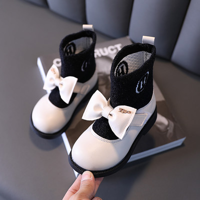 Laisvalaikiai vaikiški batai mergaitėms plokščiu padu ir kaspinu