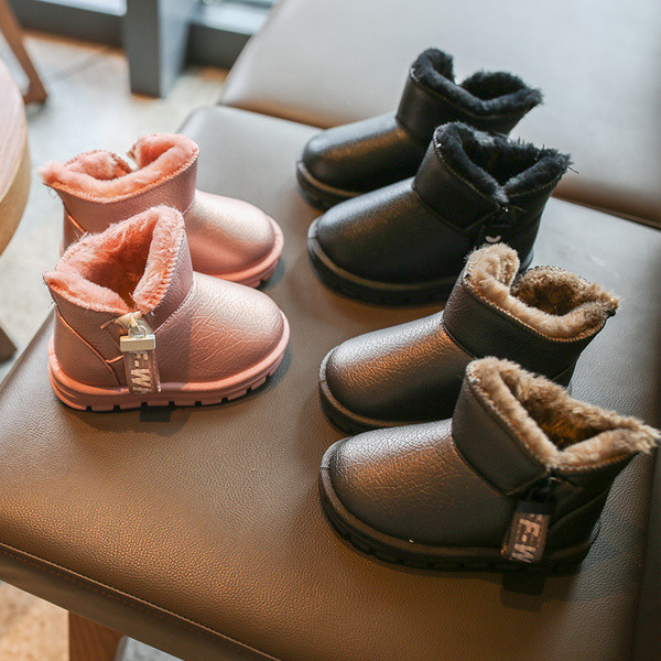 Pehme voodri ja tasase tallaga vabaaja lastesaapad tüdrukutele