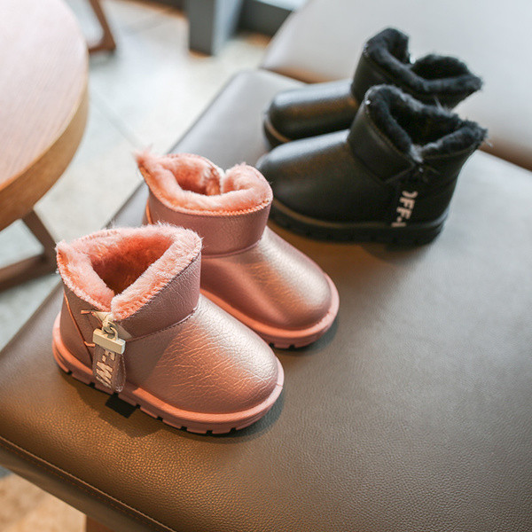 Pehme voodri ja tasase tallaga vabaaja lastesaapad tüdrukutele