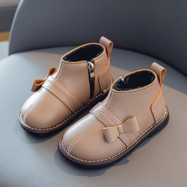 Tõmbluku ja paelaga nahast lastesaapad tüdrukutele