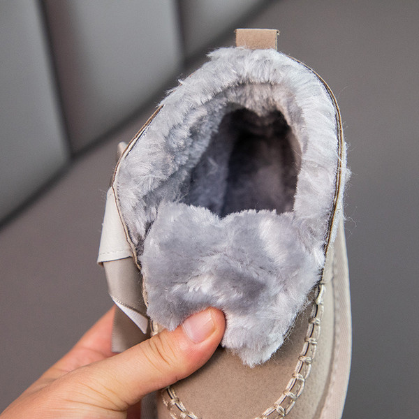 UUS Mudel lastesaapad tüdrukutele udusulgede ja paelaga