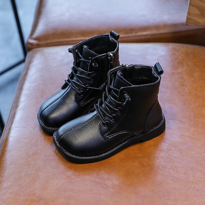 Hetkel lameda talla ja paeltega lastesaapad