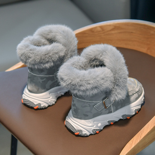 Kareda talla ja udusulgedega spordisaapad tüdrukutele