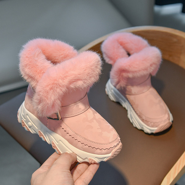 Kareda talla ja udusulgedega spordisaapad tüdrukutele